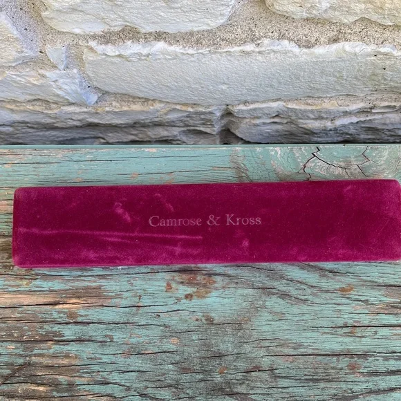 Camrose & Kross 18k gold-plated French Herald bracelet. - Picture 9 of 9